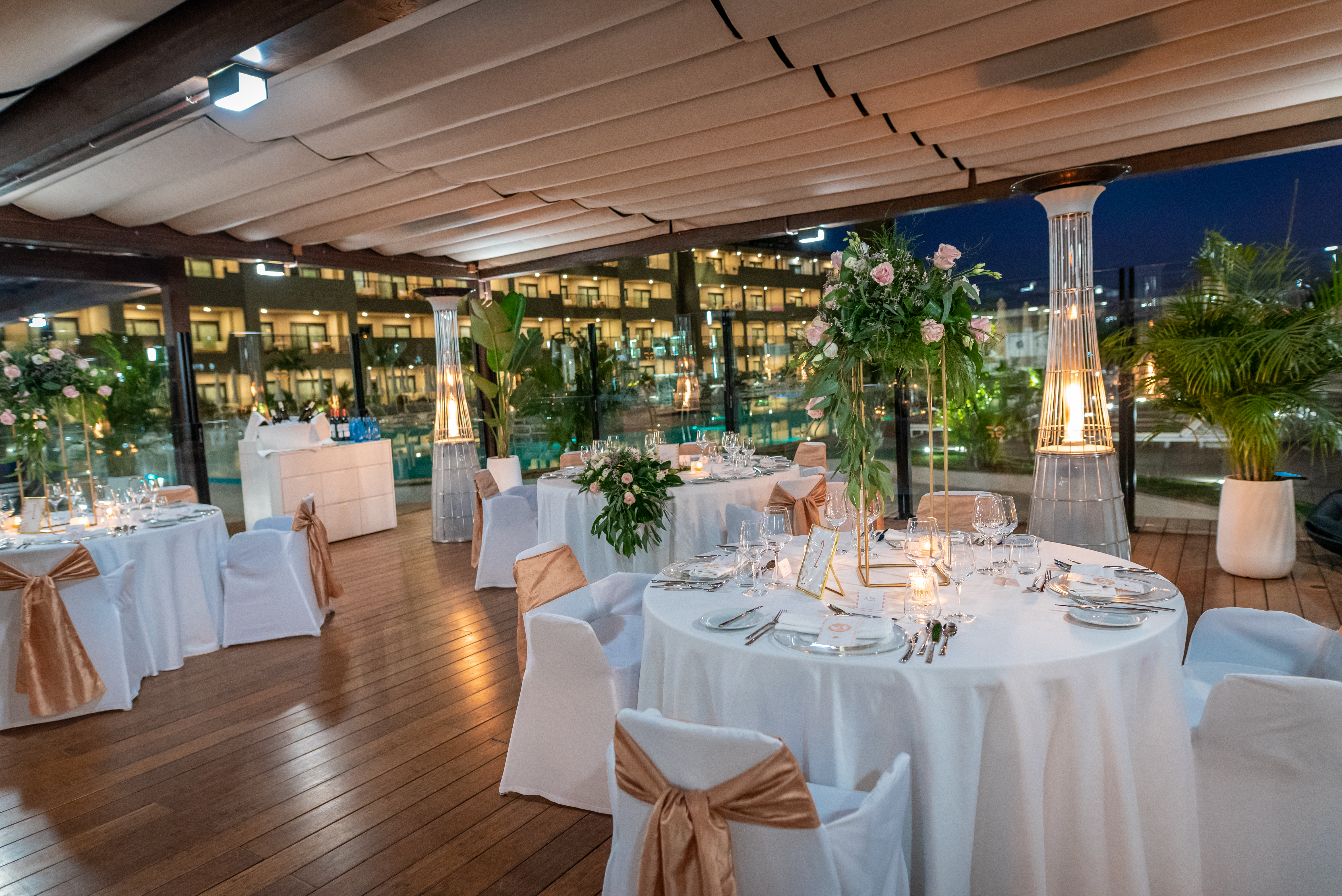 Book your wedding day in GF VICTORIA
